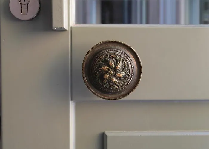 Lindas Convent Garden 2