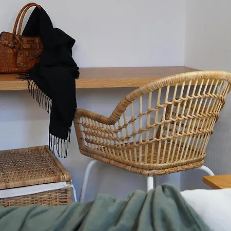 Lindas Convent Garden 2 *