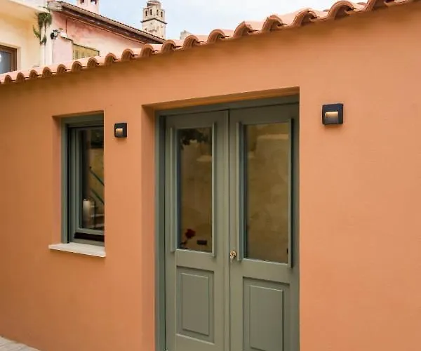 Lindas Convent Garden 2 *