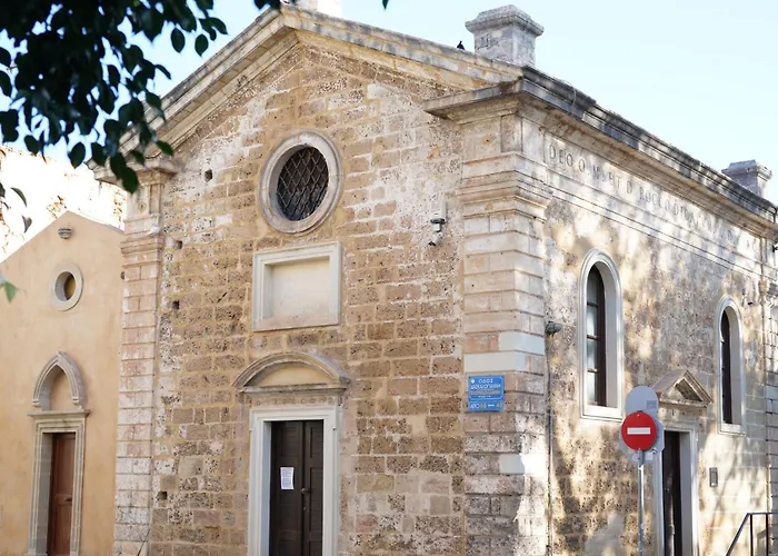 Lindas Convent Garden 2 *