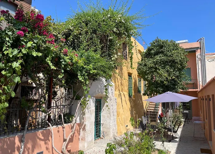 Lindas Convent Garden 2 *